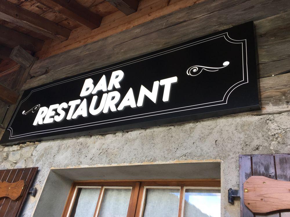logo bar restaurant lumineux, Montagne